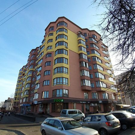 Ferienwohnung Новобудова Центр Lutsʼk Exterior foto