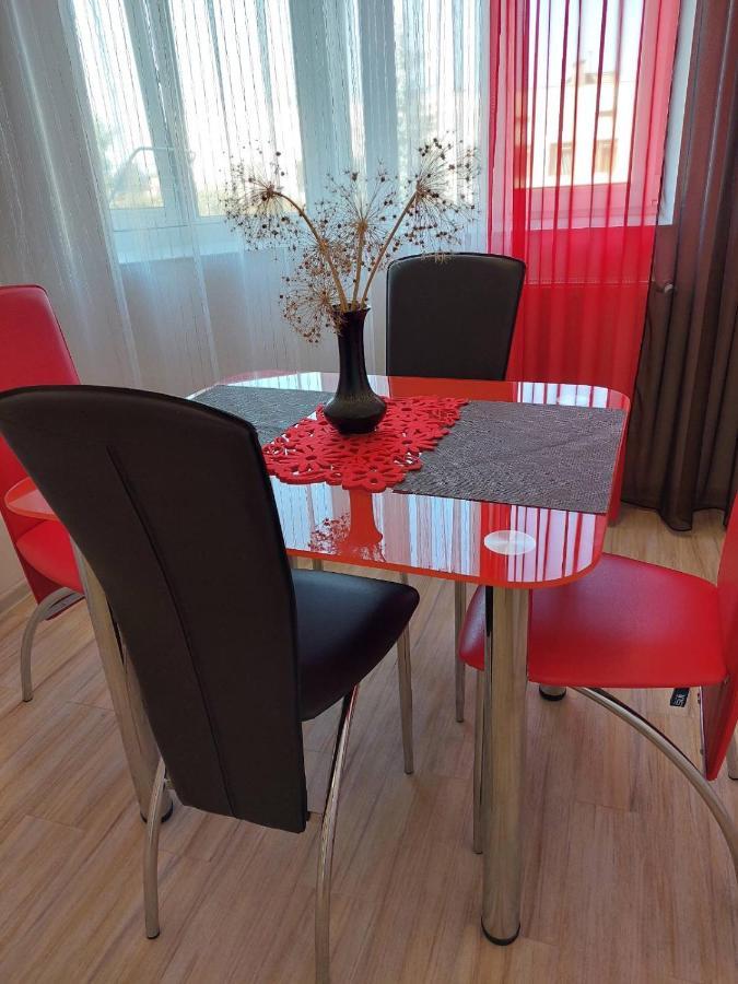 Ferienwohnung Новобудова Центр Lutsʼk Exterior foto
