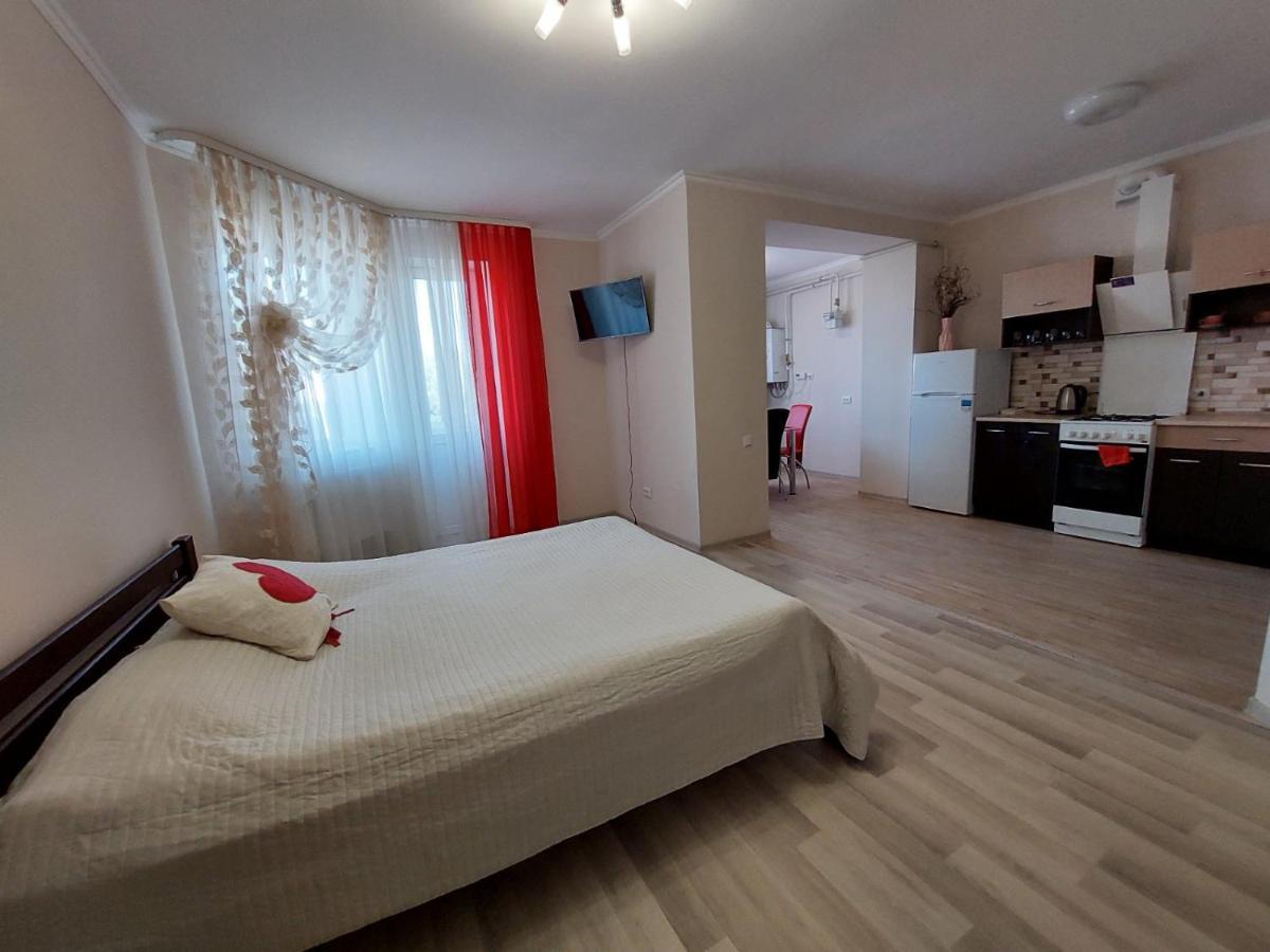 Ferienwohnung Новобудова Центр Lutsʼk Exterior foto