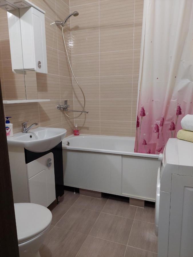 Ferienwohnung Новобудова Центр Lutsʼk Exterior foto