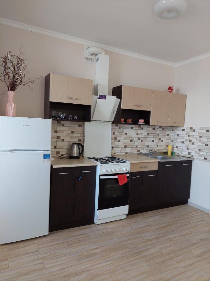 Ferienwohnung Новобудова Центр Lutsʼk Exterior foto