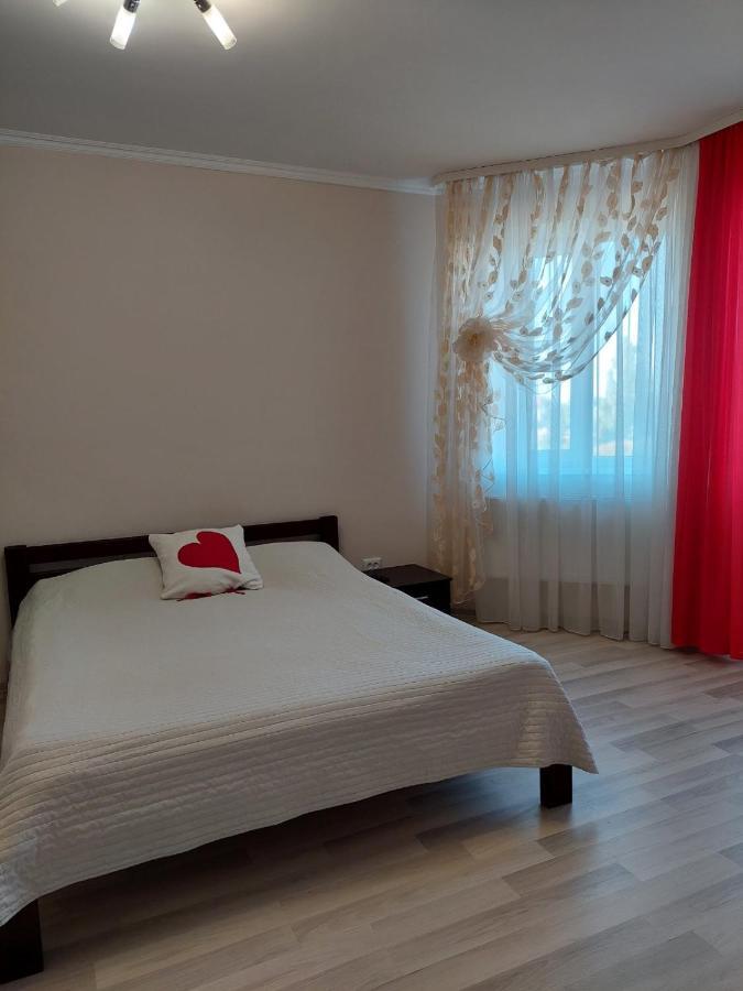 Ferienwohnung Новобудова Центр Lutsʼk Exterior foto